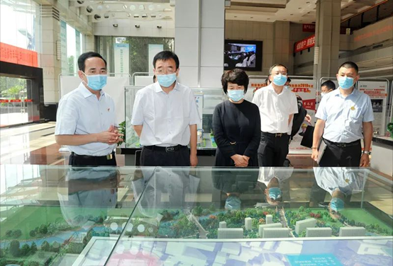 榆林市政法委书记、榆林高新区党工委书记张守华一行深入太阳娱乐考察调研--太阳娱乐