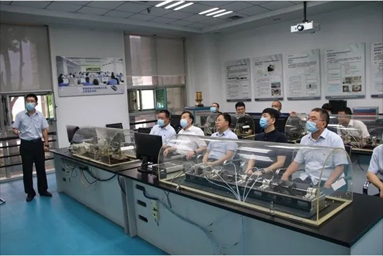 工信部信息手艺生长司副司长王建伟一行深入太阳娱乐考察调研--太阳娱乐