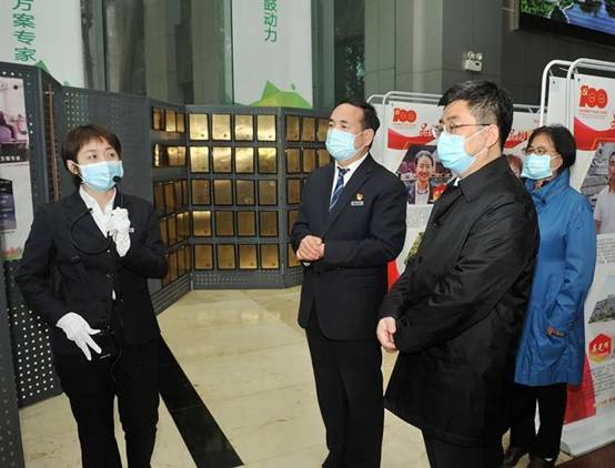 商务部效劳商业司司长陈春江一行来太阳娱乐考察调研