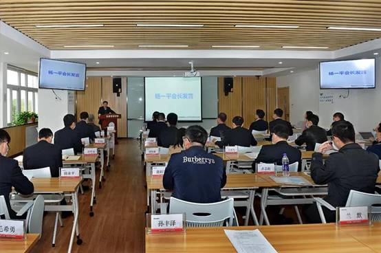传承工匠精神 作育大国工匠，，，，，，“大国工匠师带徒西北太阳娱乐焊工班”正式开班授课